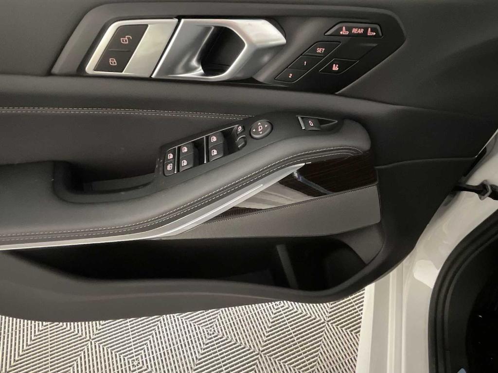 new 2026 BMW X7 car, priced at $94,525