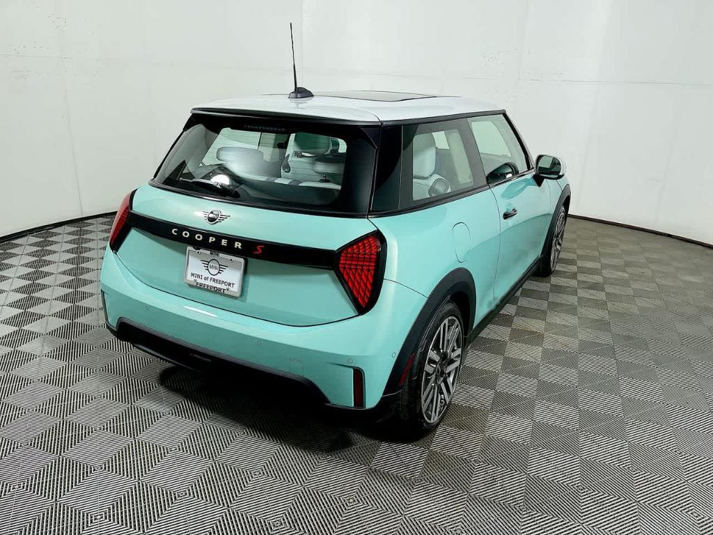 used 2025 MINI Hardtop car, priced at $31,998