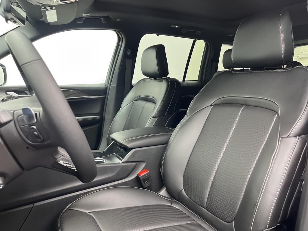 new 2025 Jeep Grand Cherokee car, priced at $51,565