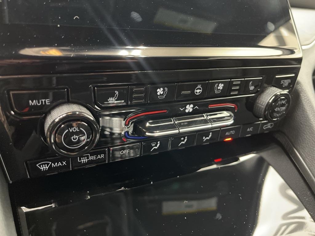 new 2025 Jeep Grand Cherokee car, priced at $51,565