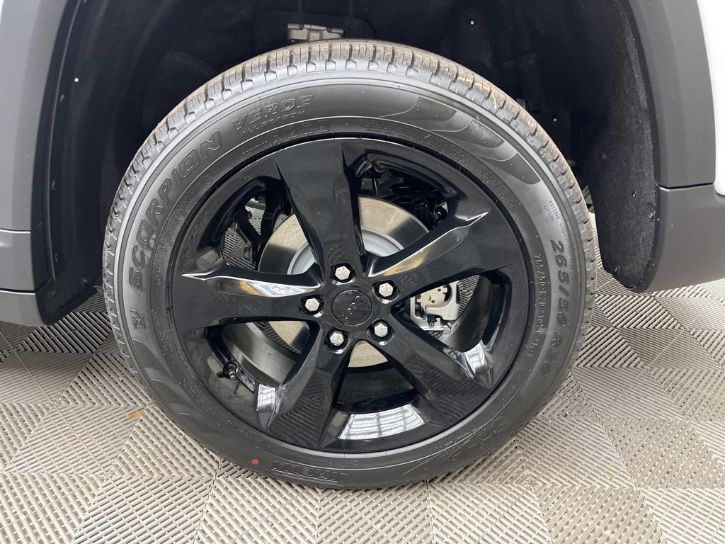 new 2025 Jeep Grand Cherokee car, priced at $51,565