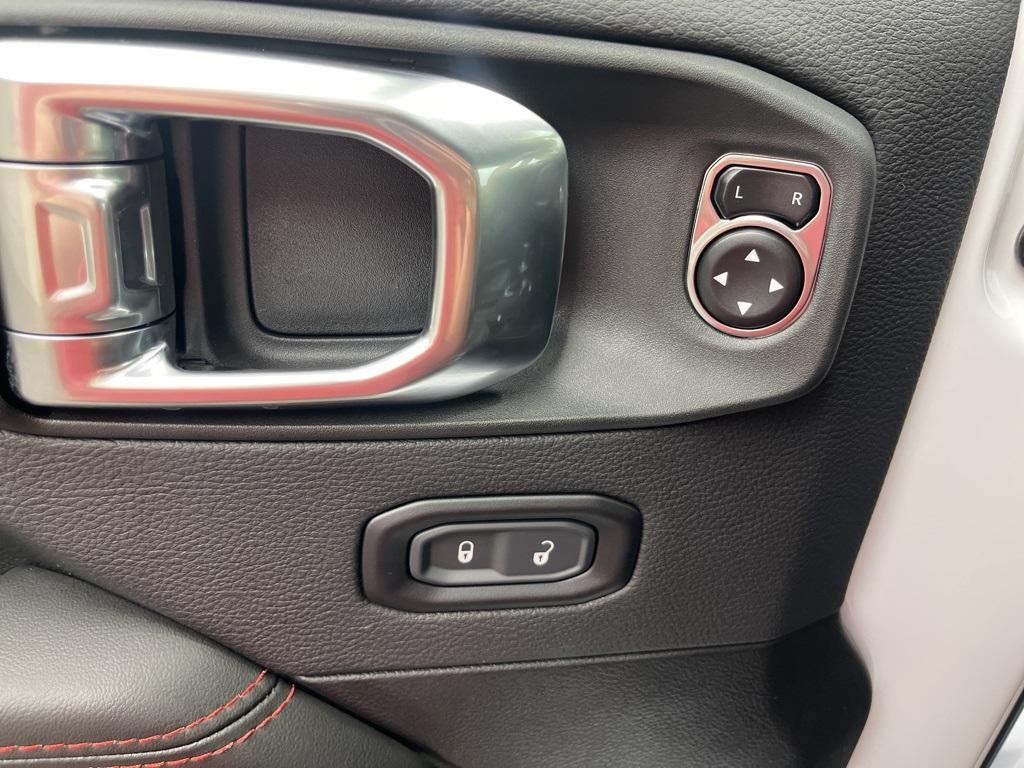 new 2025 Jeep Wrangler car, priced at $66,171