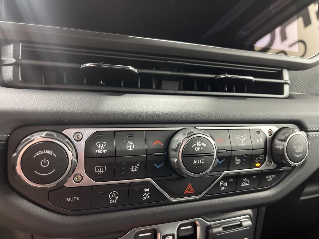 new 2025 Jeep Wrangler car, priced at $66,171