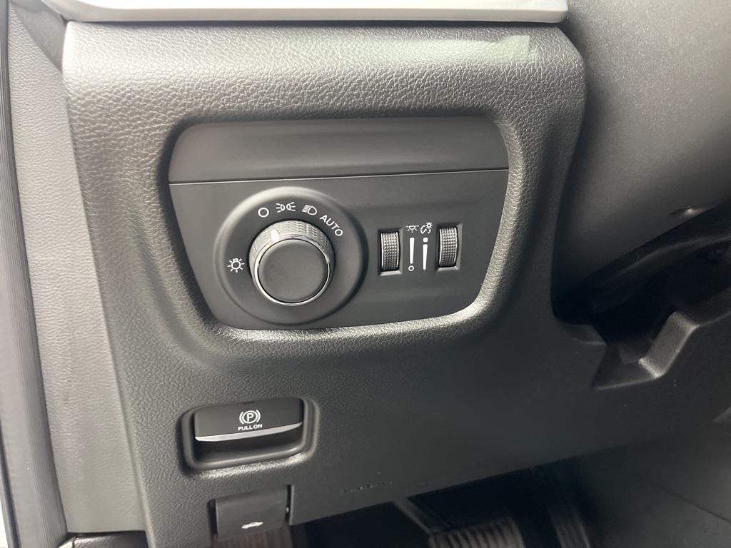 new 2025 Jeep Grand Cherokee car, priced at $44,253