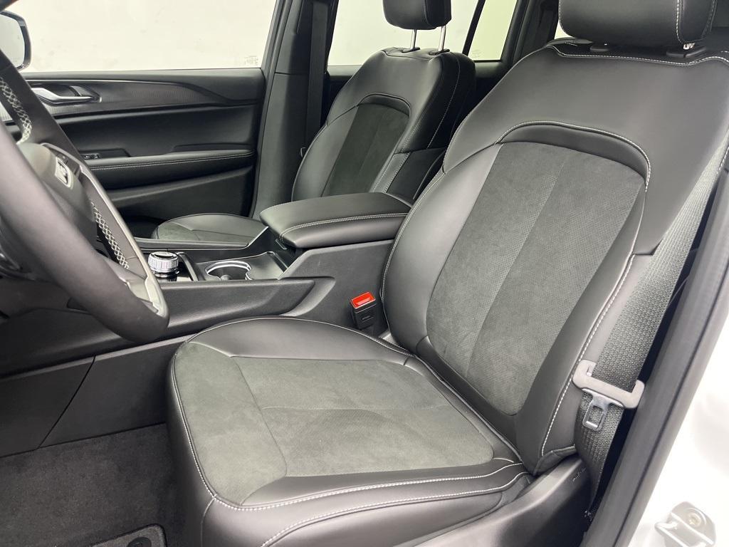 new 2025 Jeep Grand Cherokee car, priced at $44,253