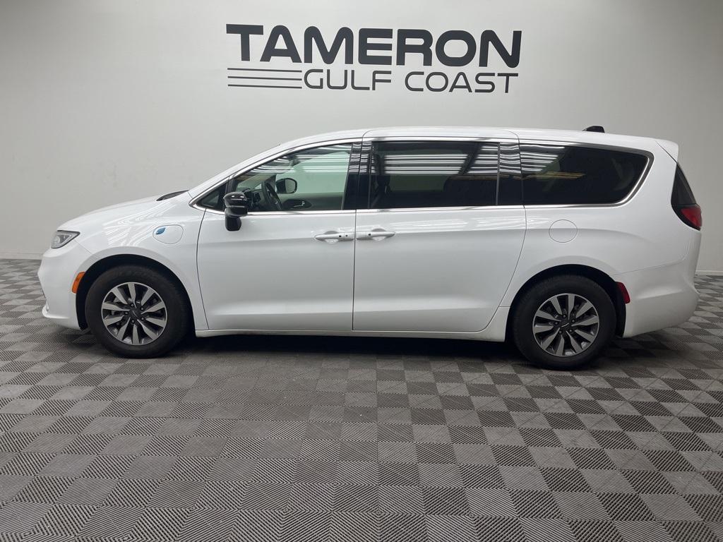 used 2024 Chrysler Pacifica Hybrid car, priced at $27,500