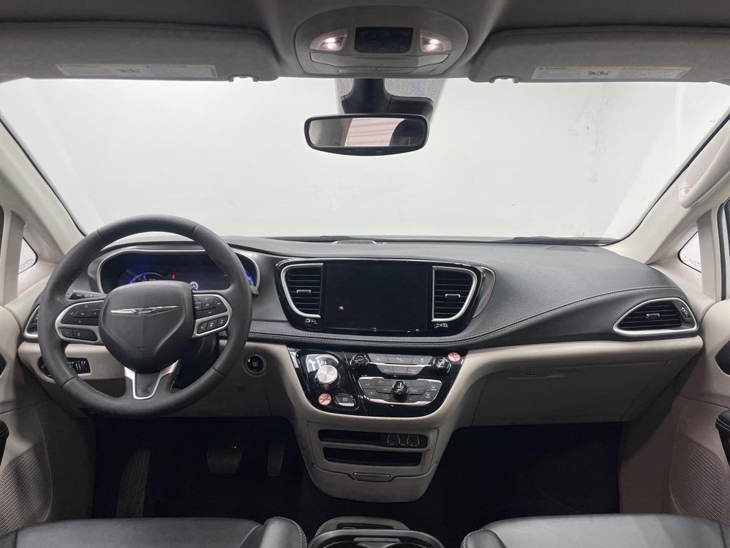 used 2024 Chrysler Pacifica Hybrid car, priced at $27,500