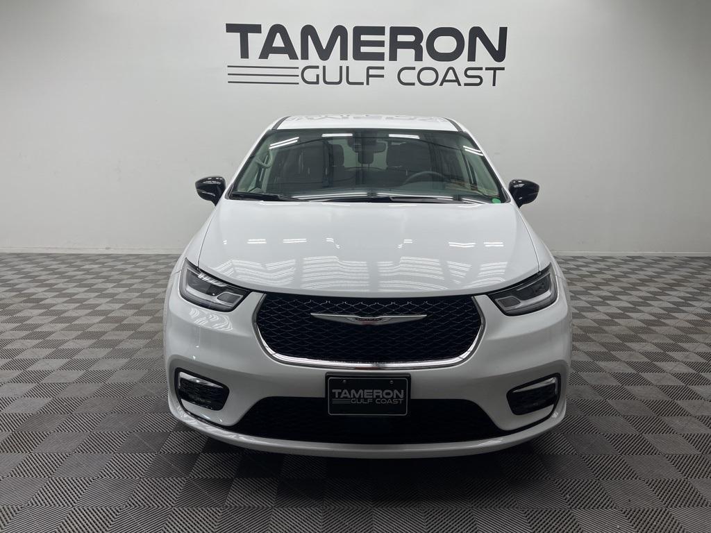 used 2024 Chrysler Pacifica Hybrid car, priced at $27,500