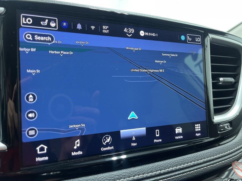 used 2024 Chrysler Pacifica Hybrid car, priced at $27,500