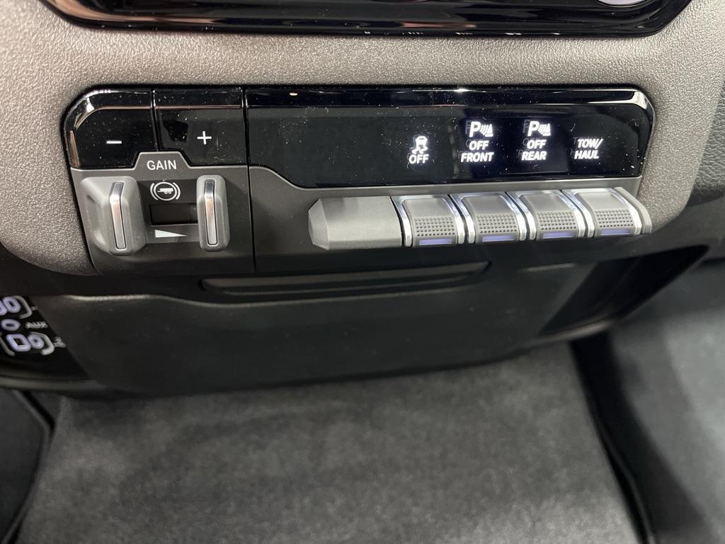 new 2025 Ram 1500 car, priced at $42,000