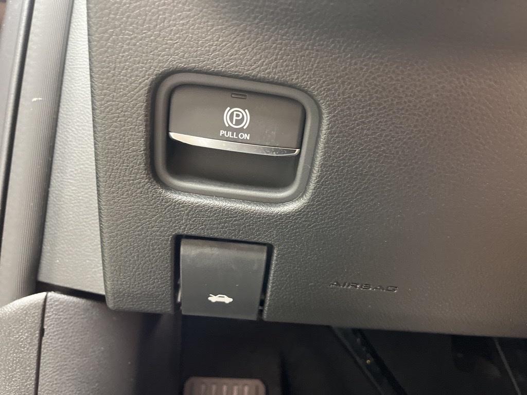 new 2025 Jeep Grand Cherokee car, priced at $37,000