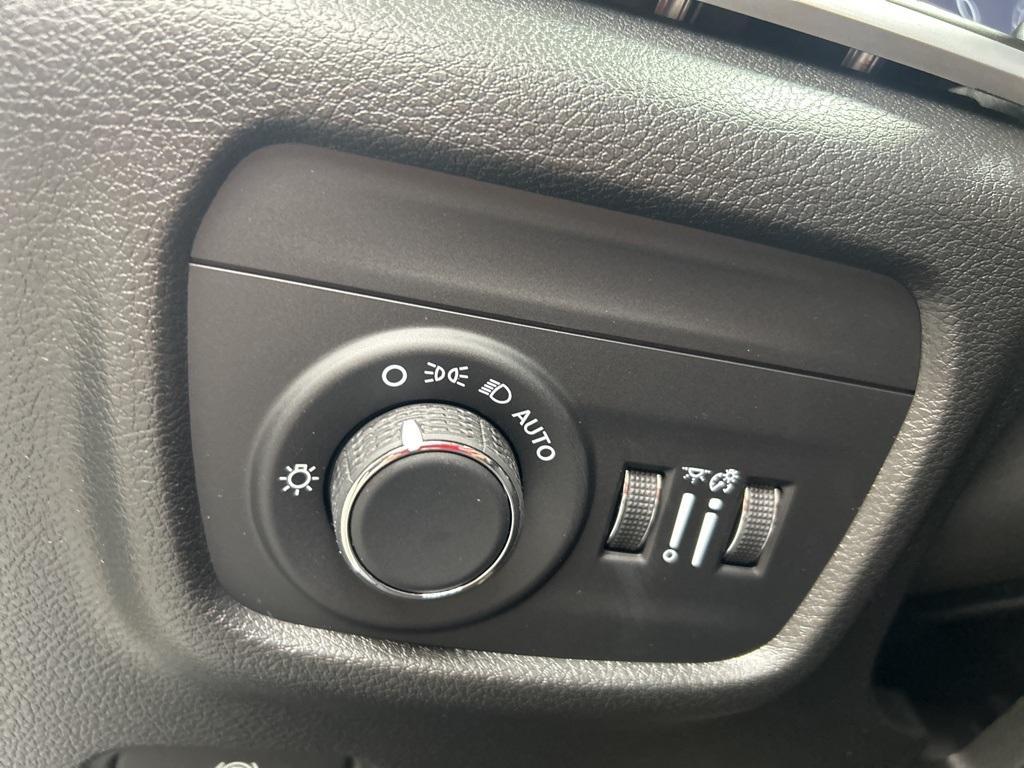 new 2025 Jeep Grand Cherokee L car, priced at $40,000