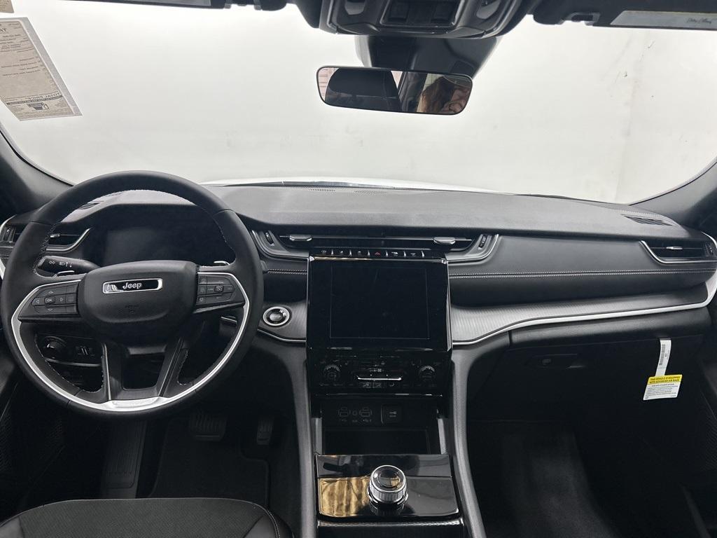new 2025 Jeep Grand Cherokee L car, priced at $40,000