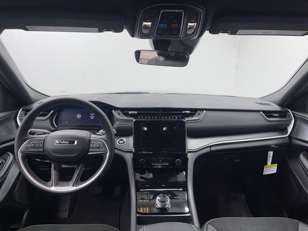 new 2025 Jeep Grand Cherokee L car, priced at $41,000