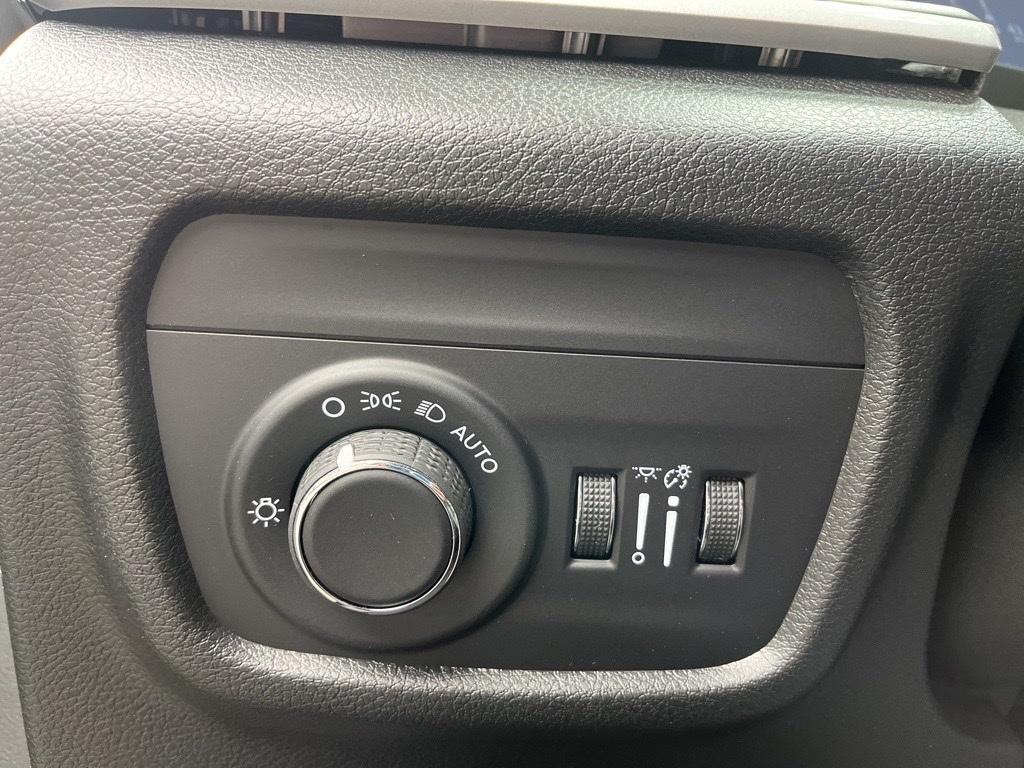 new 2025 Jeep Grand Cherokee L car, priced at $41,000