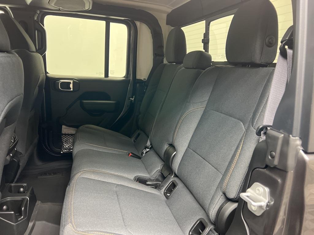 new 2025 Jeep Gladiator car, priced at $46,270