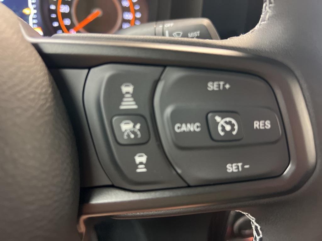 new 2025 Jeep Gladiator car, priced at $46,270