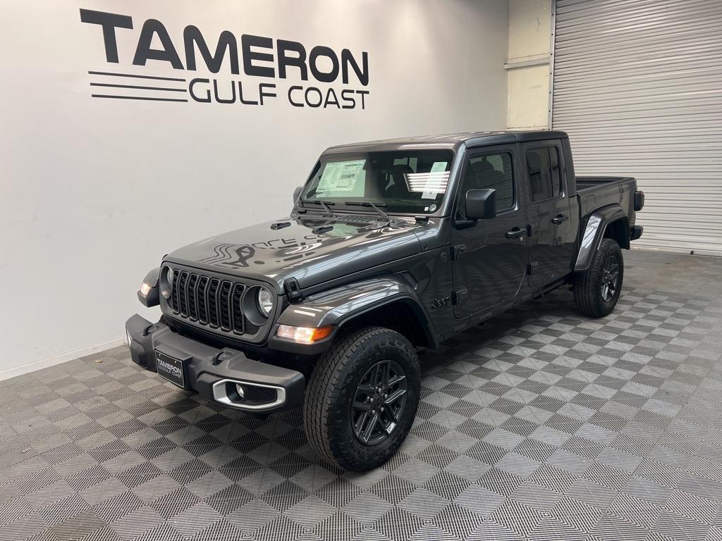 new 2025 Jeep Gladiator car, priced at $46,270
