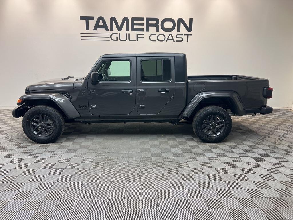 new 2025 Jeep Gladiator car, priced at $46,270