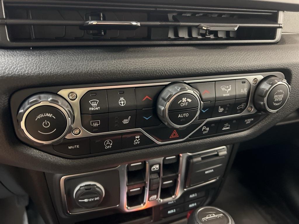 new 2025 Jeep Gladiator car, priced at $46,270