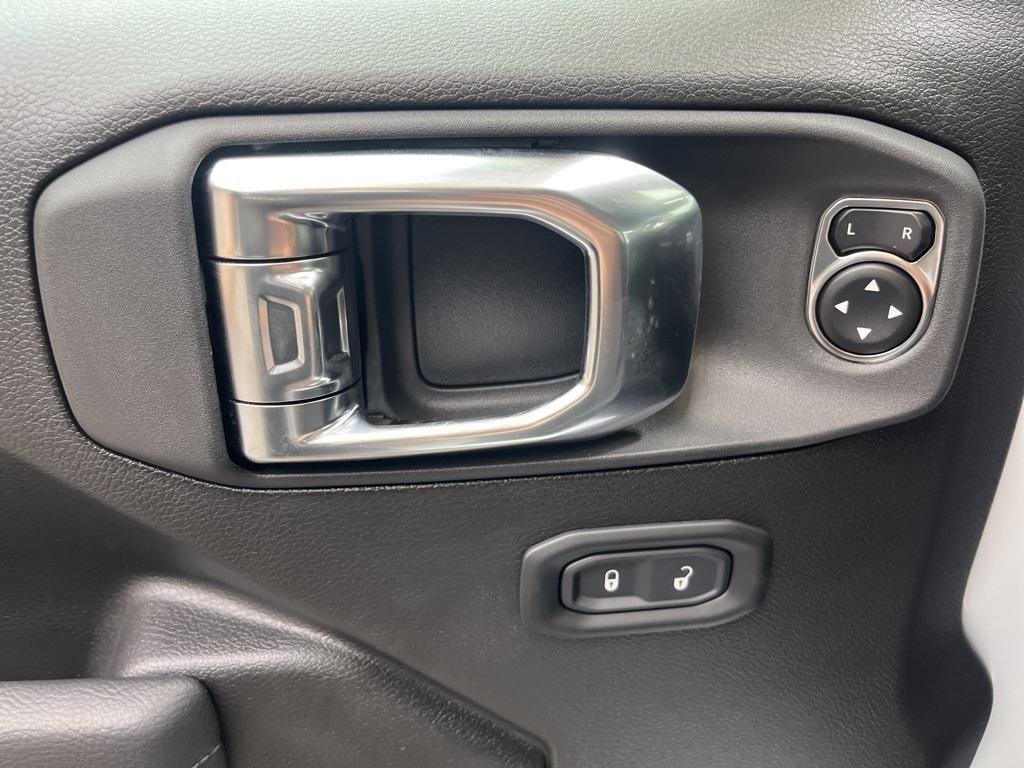 new 2025 Jeep Wrangler car, priced at $58,225