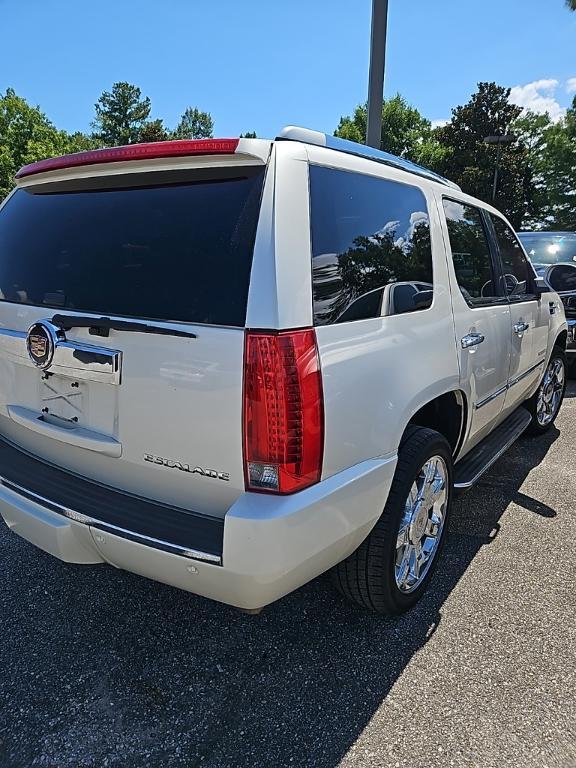 used 2014 Cadillac Escalade car, priced at $17,000