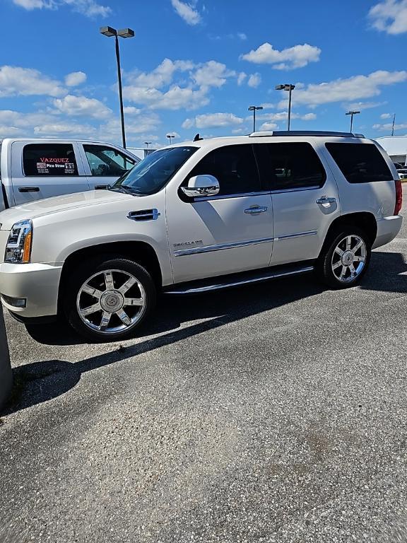 used 2014 Cadillac Escalade car, priced at $17,000