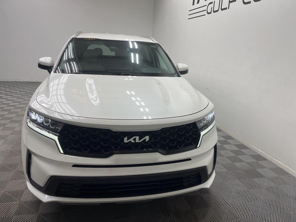 used 2022 Kia Sorento Hybrid car, priced at $25,000