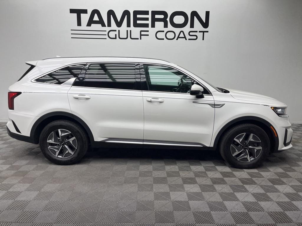 used 2022 Kia Sorento Hybrid car, priced at $25,000