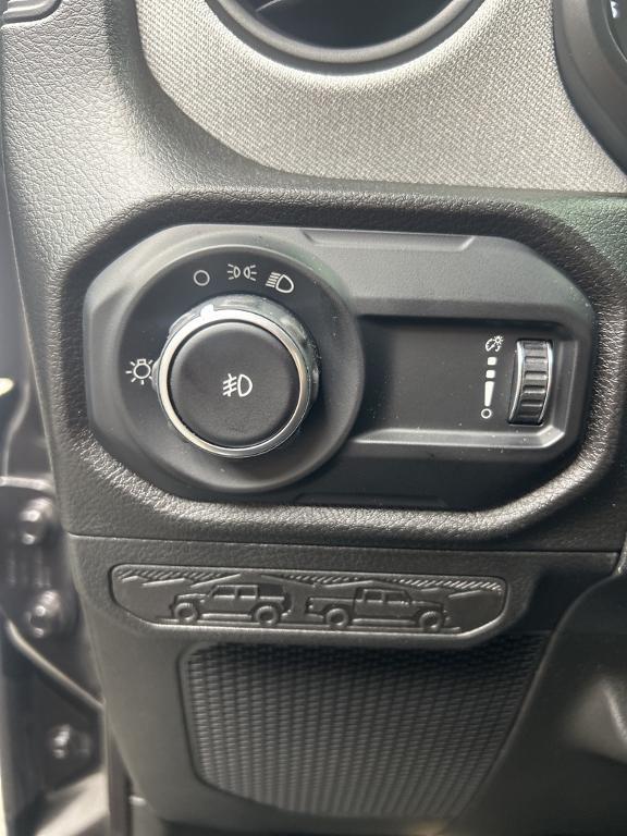 new 2025 Jeep Wrangler car, priced at $45,580