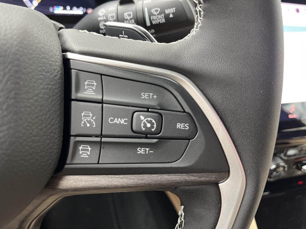 new 2025 Jeep Grand Cherokee car, priced at $54,160