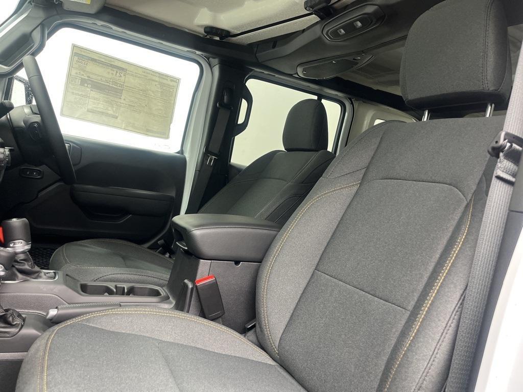 new 2025 Jeep Wrangler car, priced at $48,751