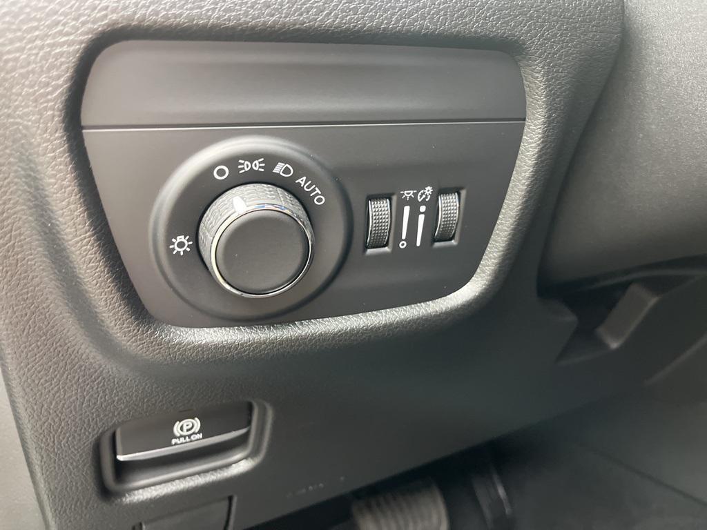 new 2025 Jeep Grand Cherokee L car, priced at $46,561