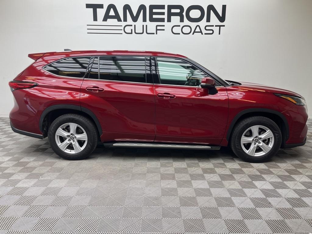 used 2022 Toyota Highlander car, priced at $28,347