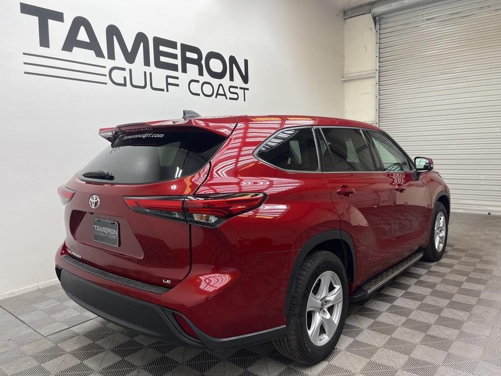 used 2022 Toyota Highlander car, priced at $28,347