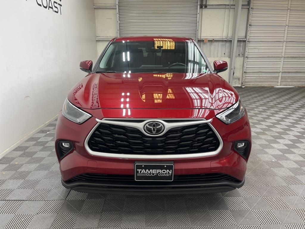 used 2022 Toyota Highlander car, priced at $28,347