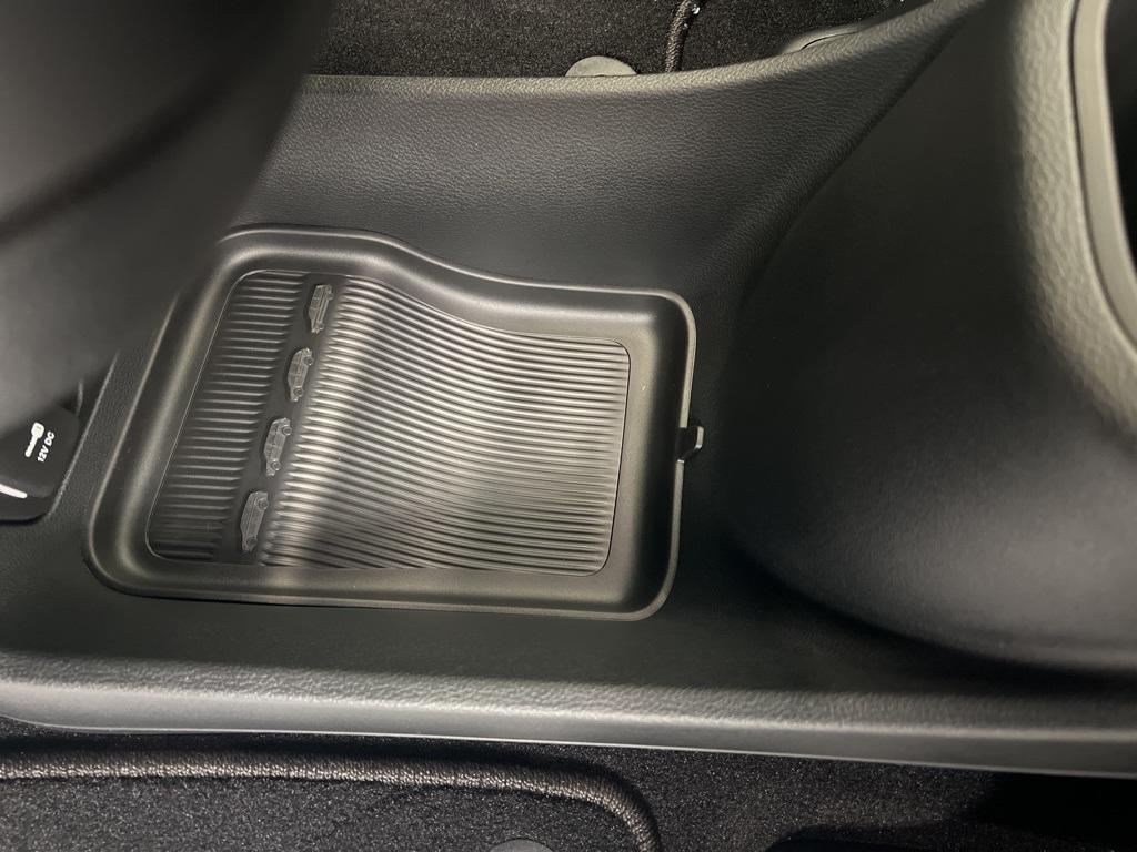 new 2025 Chrysler Pacifica car, priced at $40,000