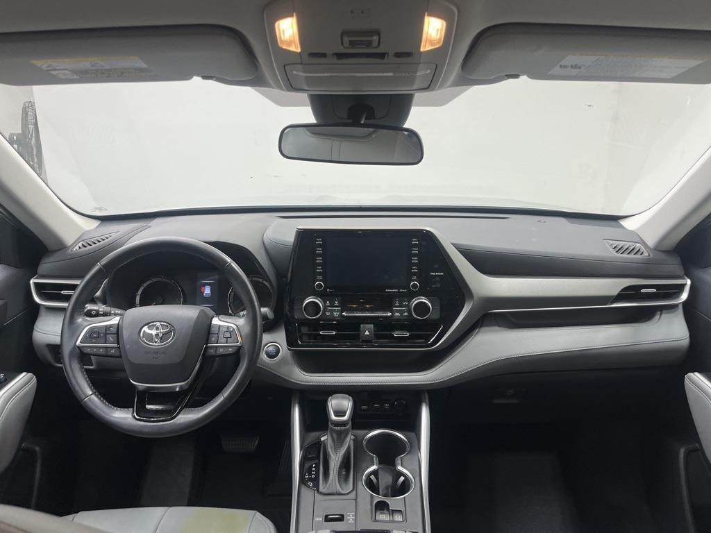 used 2021 Toyota Highlander car, priced at $29,171