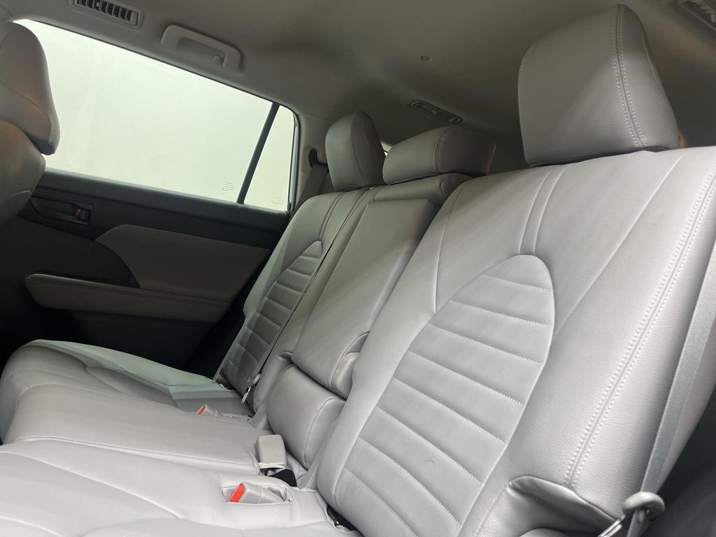 used 2021 Toyota Highlander car, priced at $29,171