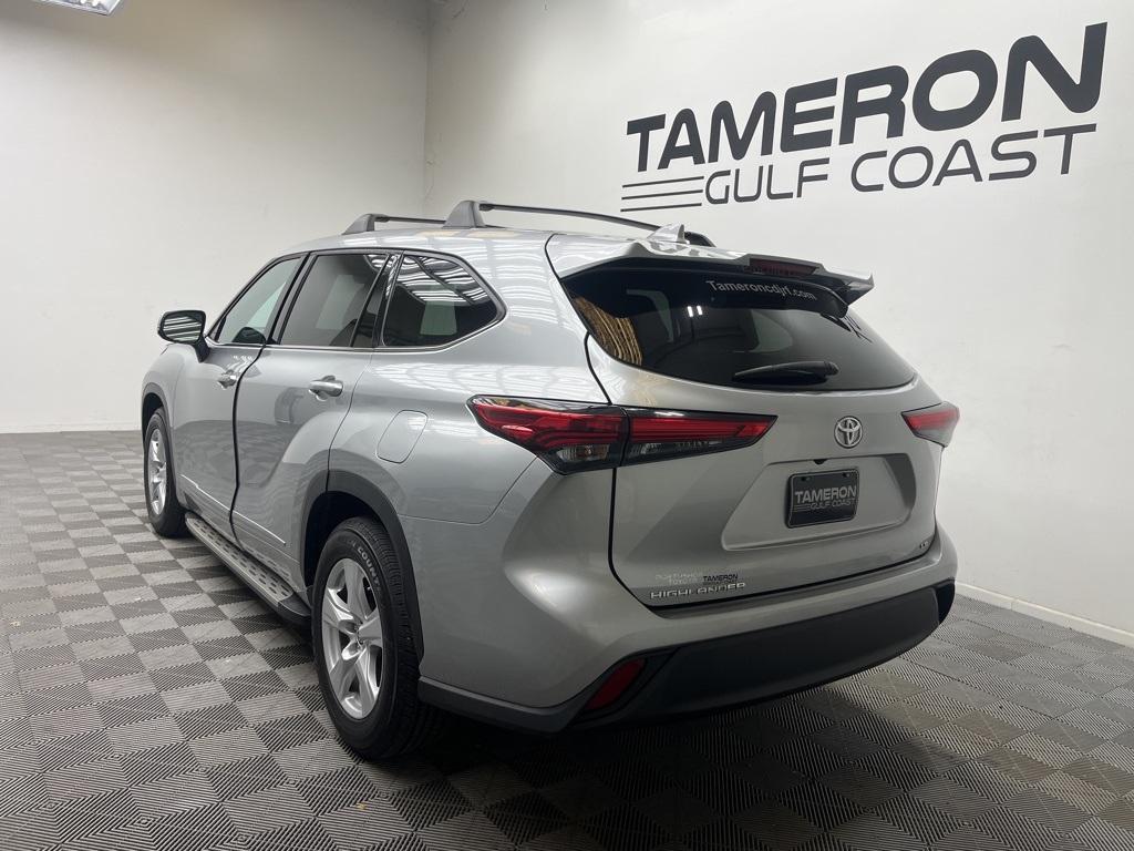 used 2021 Toyota Highlander car, priced at $29,171