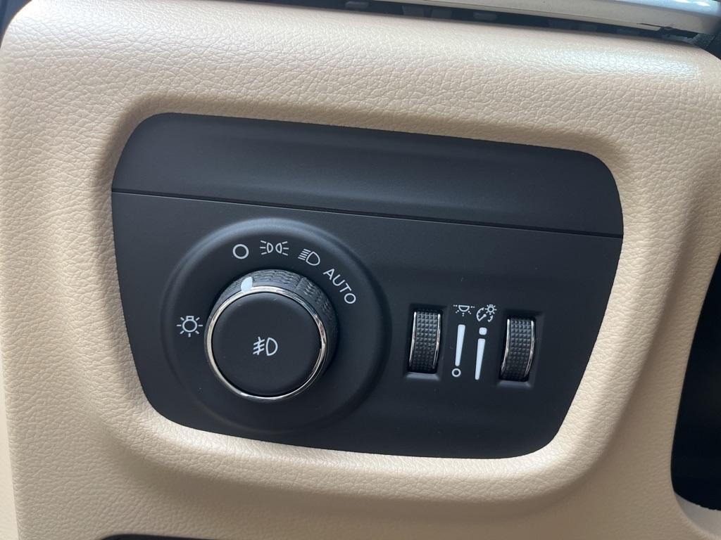 new 2025 Jeep Grand Cherokee car, priced at $52,727