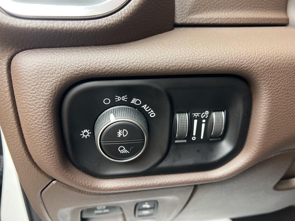 new 2025 Ram 1500 car, priced at $67,580