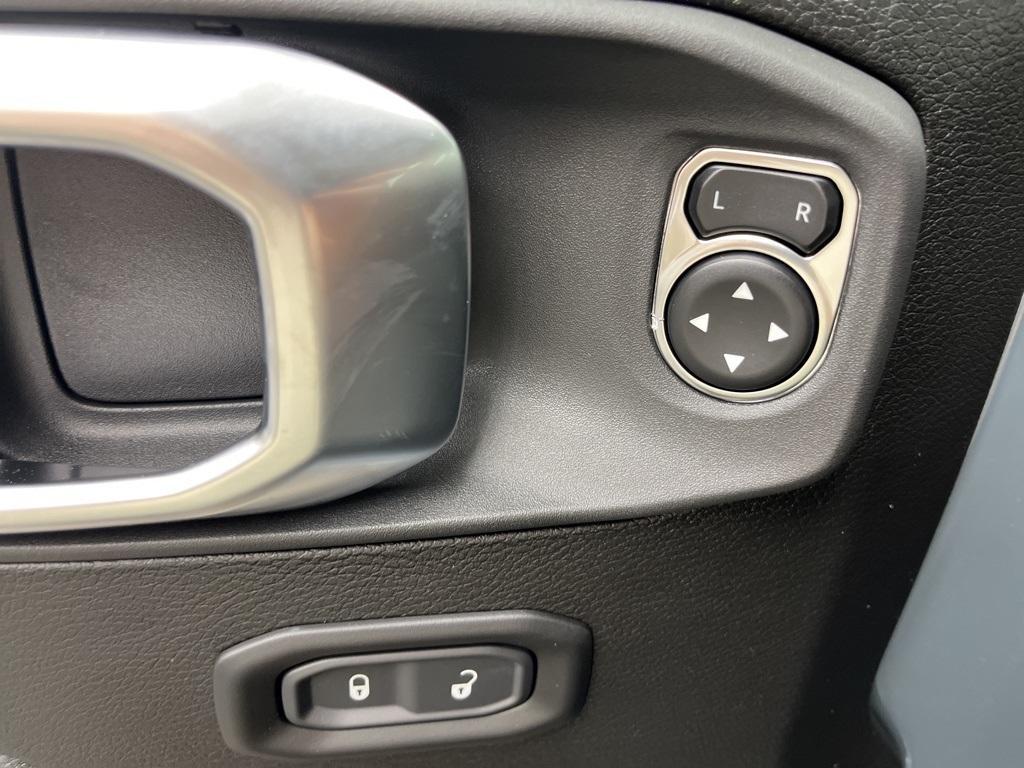 new 2025 Jeep Wrangler car, priced at $50,070