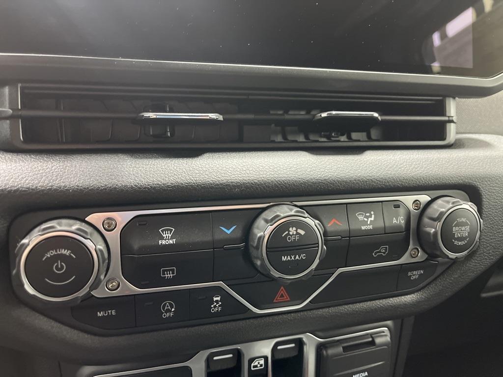 new 2025 Jeep Wrangler car, priced at $55,180
