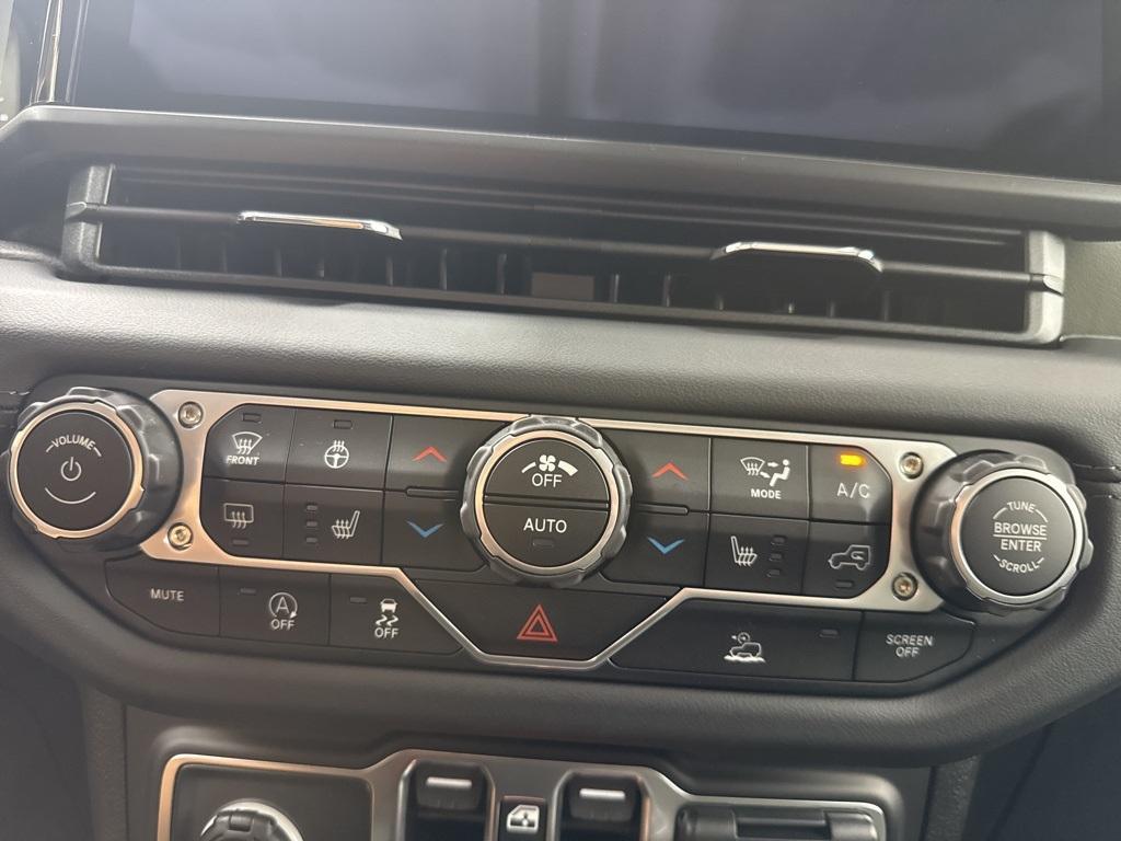 new 2025 Jeep Gladiator car, priced at $57,860