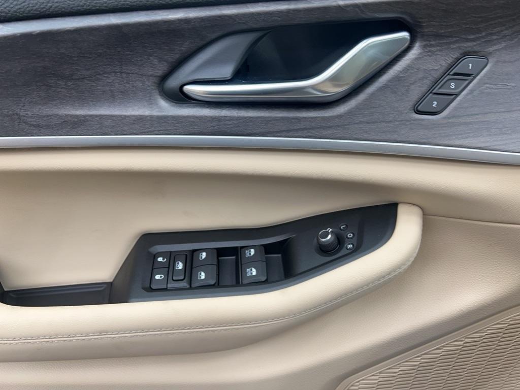 new 2025 Jeep Grand Cherokee L car, priced at $43,000