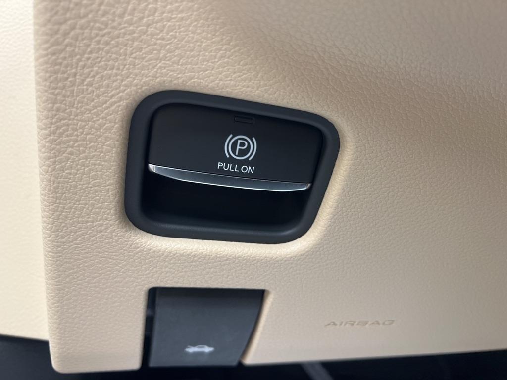 new 2025 Jeep Grand Cherokee L car, priced at $43,000