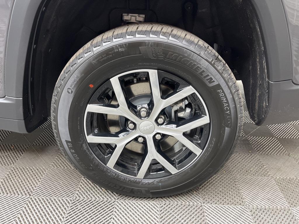 new 2025 Jeep Grand Cherokee L car, priced at $47,000