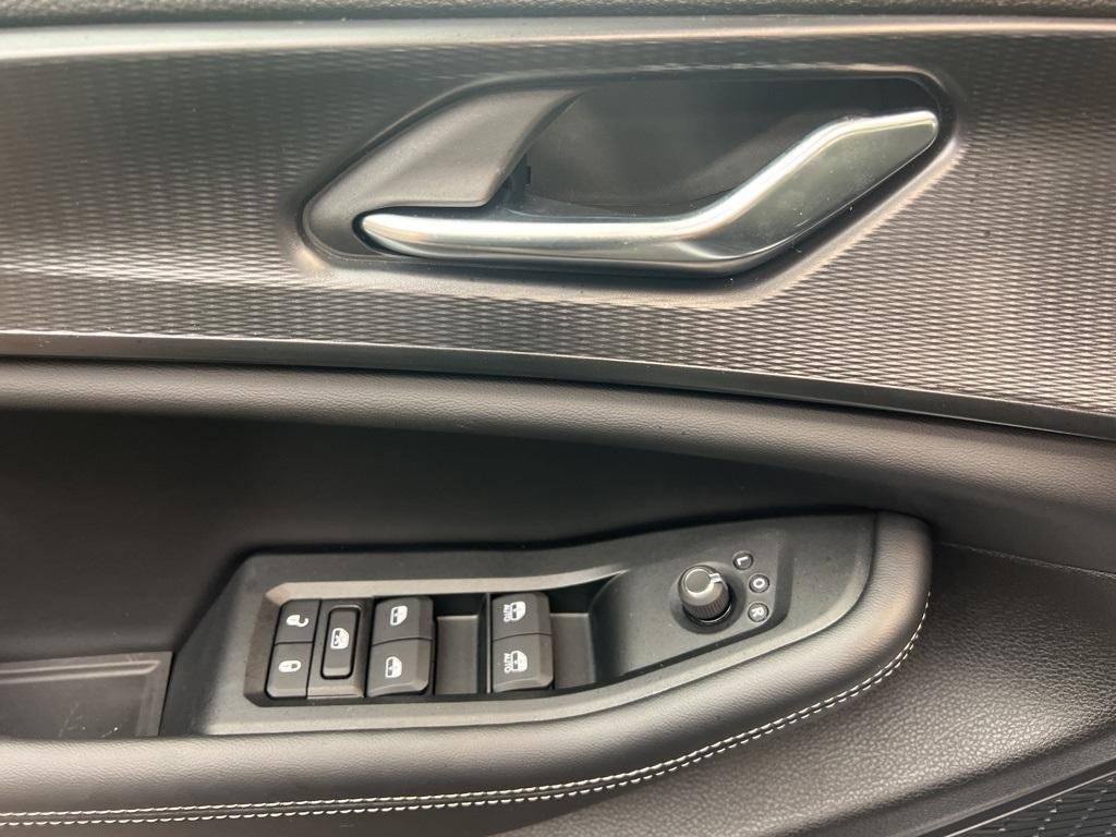 new 2025 Jeep Grand Cherokee car, priced at $38,000