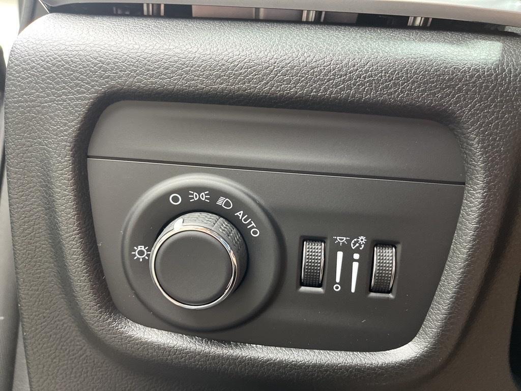 new 2025 Jeep Grand Cherokee L car, priced at $38,647